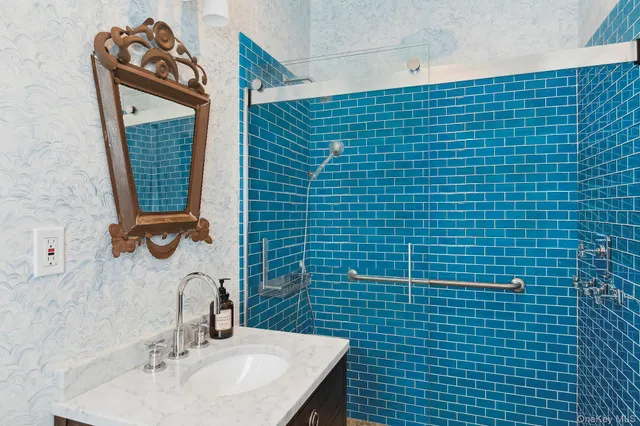 $5,695,000 | 160 Sound Drive, Greenport, NY 11944