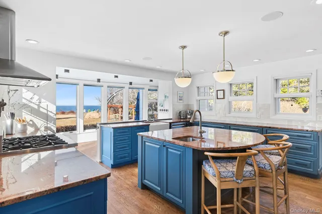 $5,695,000 | 160 Sound Drive, Greenport, NY 11944
