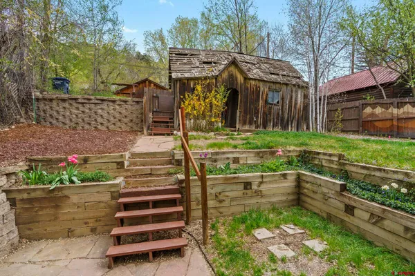 $1,100,000 | 1330 East 3rd Avenue, Durango, CO 81301