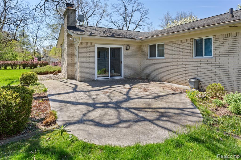 25826 Farmington Road Farmington Hills, MI 48336 - Photo 40 of 43