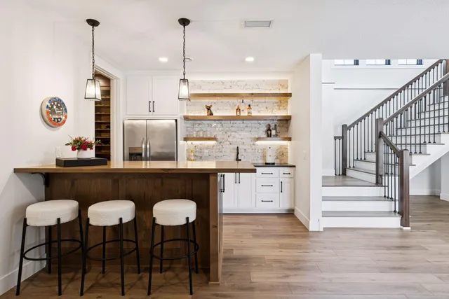 $1,950,000 | 5671 Oakridge Court North, Afton, MN 55001