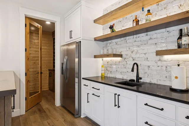 $1,950,000 | 5671 Oakridge Court North, Afton, MN 55001