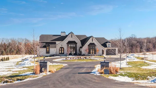 $1,950,000 | 5671 Oakridge Court North, Afton, MN 55001