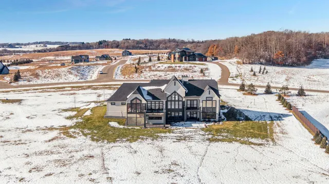 $1,950,000 | 5671 Oakridge Court North, Afton, MN 55001