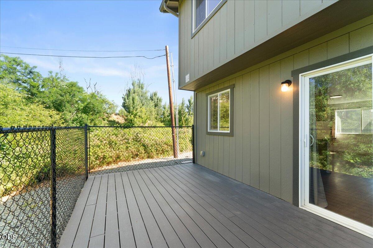 610 North Main Street, Unit 4D Phoenix, OR 97535 - Photo 12 of 20
