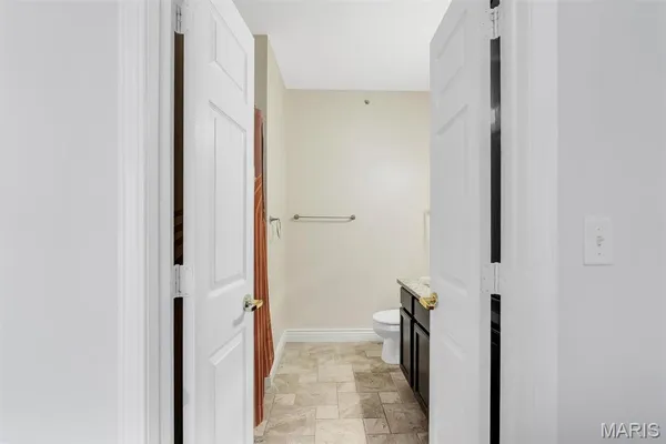 $199,900 | 37 Kassebaum Lane, Unit 300, St. Louis, MO 63129