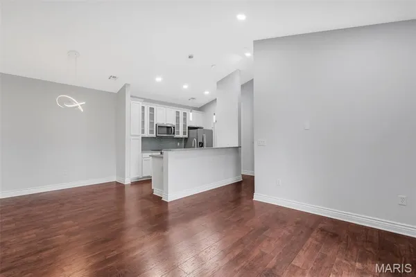 $199,900 | 37 Kassebaum Lane, Unit 300, St. Louis, MO 63129