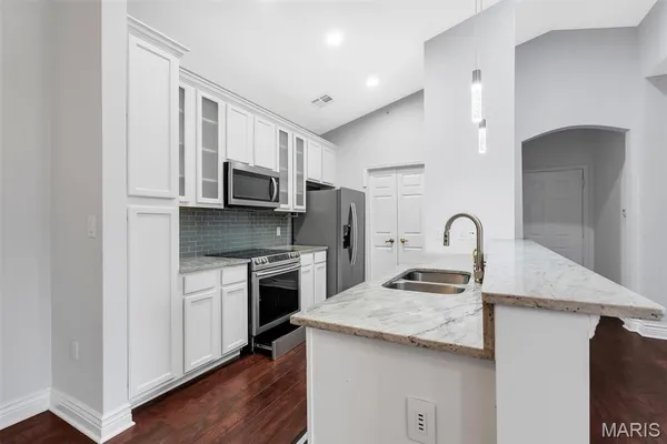 $199,900 | 37 Kassebaum Lane, Unit 300, St. Louis, MO 63129