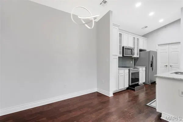 $199,900 | 37 Kassebaum Lane, Unit 300, St. Louis, MO 63129