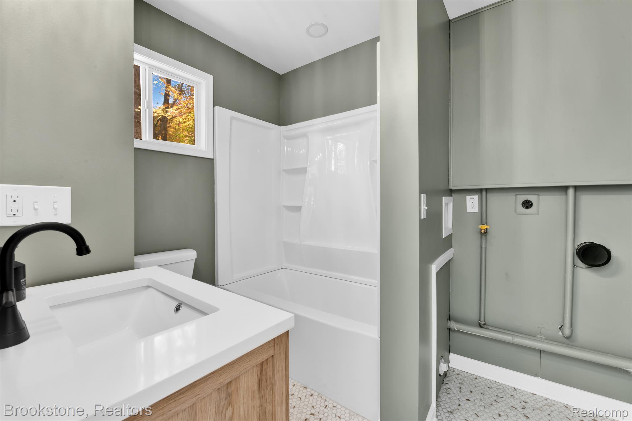 7375 Lakewood Road Lexington, MI 48450 - Photo 15 of 23 Gallery Image 15