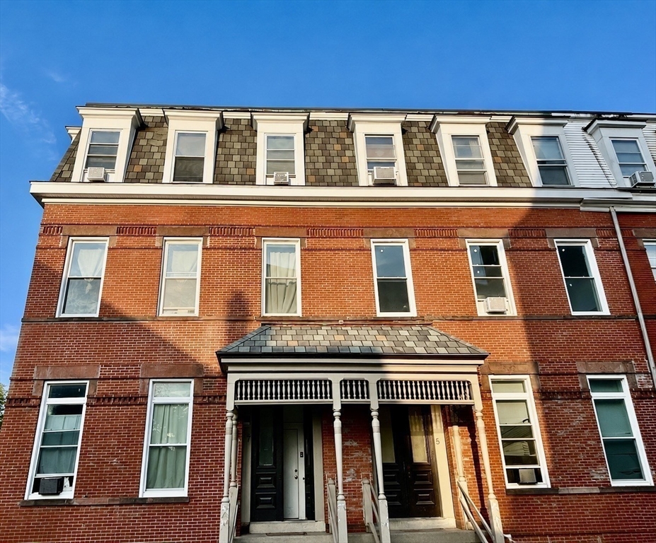 5 Ashland Street Worcester, MA 01609 - Photo 2 of 19
