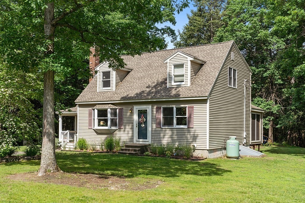 627 Townsend Harbor Road Lunenburg, MA 01462 - Photo 1 of 32