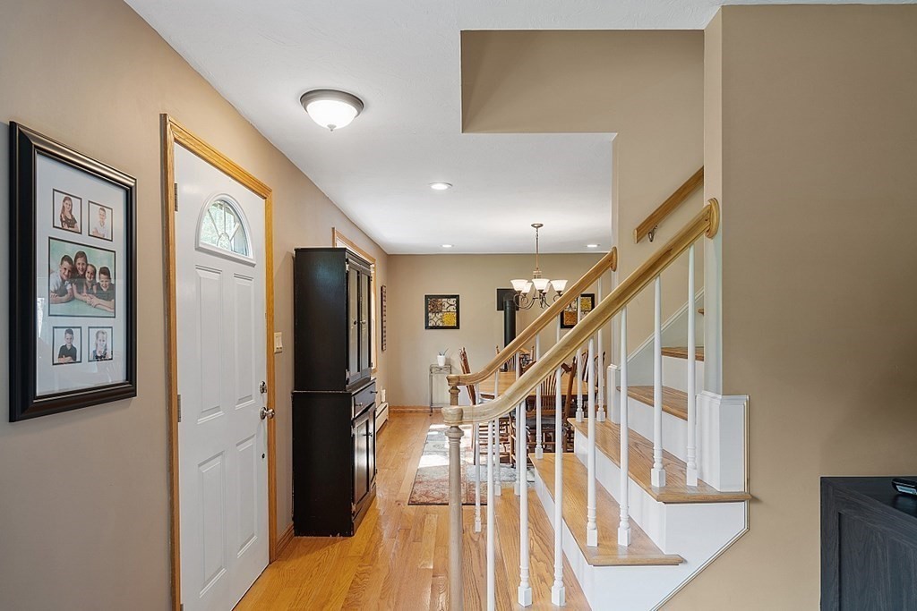 627 Townsend Harbor Road Lunenburg, MA 01462 - Photo 12 of 32