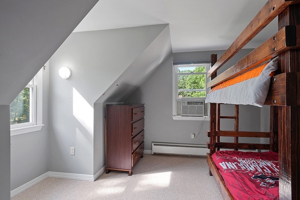 627 Townsend Harbor Road Lunenburg, MA 01462 - Photo 15 of 32
