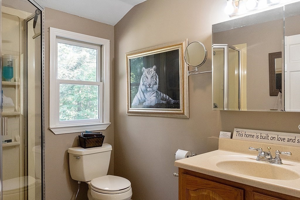 627 Townsend Harbor Road Lunenburg, MA 01462 - Photo 21 of 32