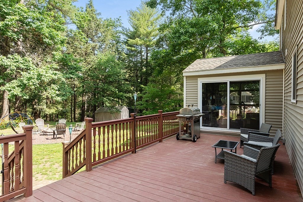 627 Townsend Harbor Road Lunenburg, MA 01462 - Photo 26 of 32