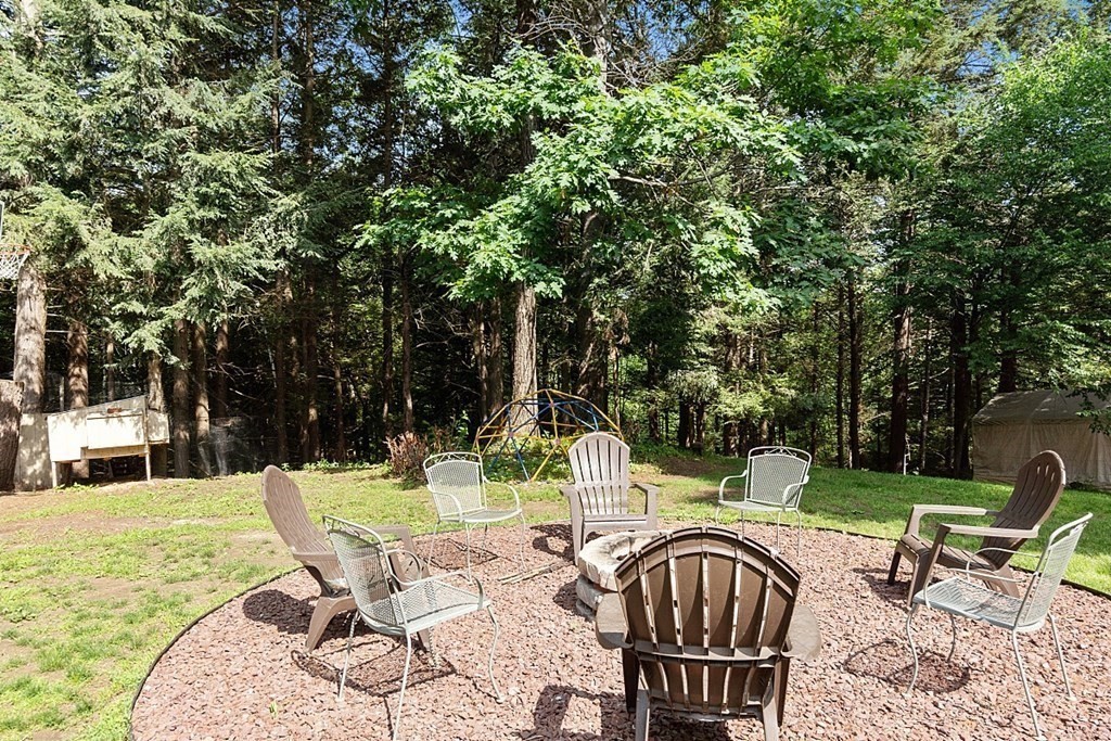 627 Townsend Harbor Road Lunenburg, MA 01462 - Photo 29 of 32