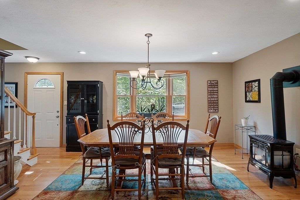 627 Townsend Harbor Road Lunenburg, MA 01462 - Photo 7 of 32