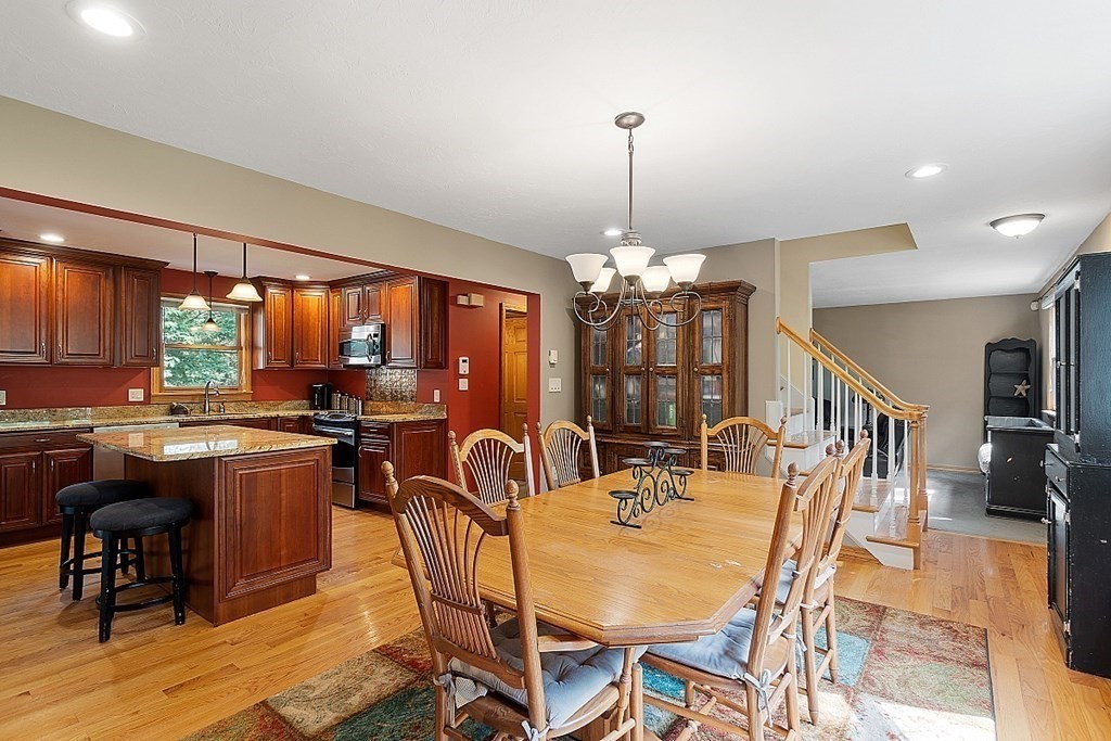 627 Townsend Harbor Road Lunenburg, MA 01462 - Photo 8 of 32