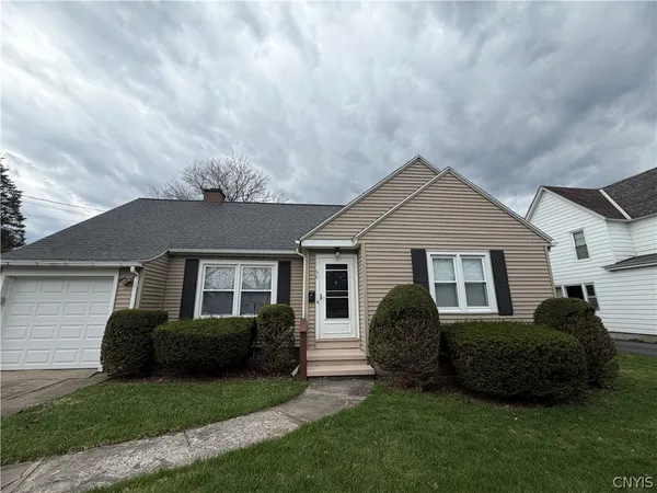 $2,500 | 50 New Hartford Street, New York Mills, NY 13417