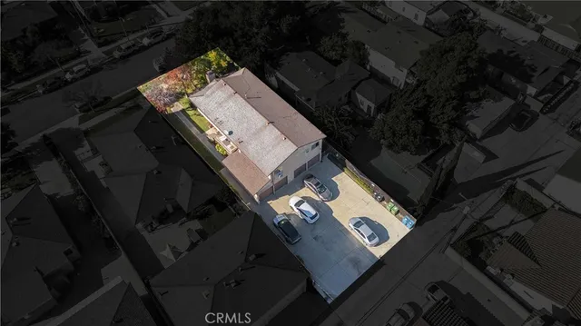 a view of an outdoor space