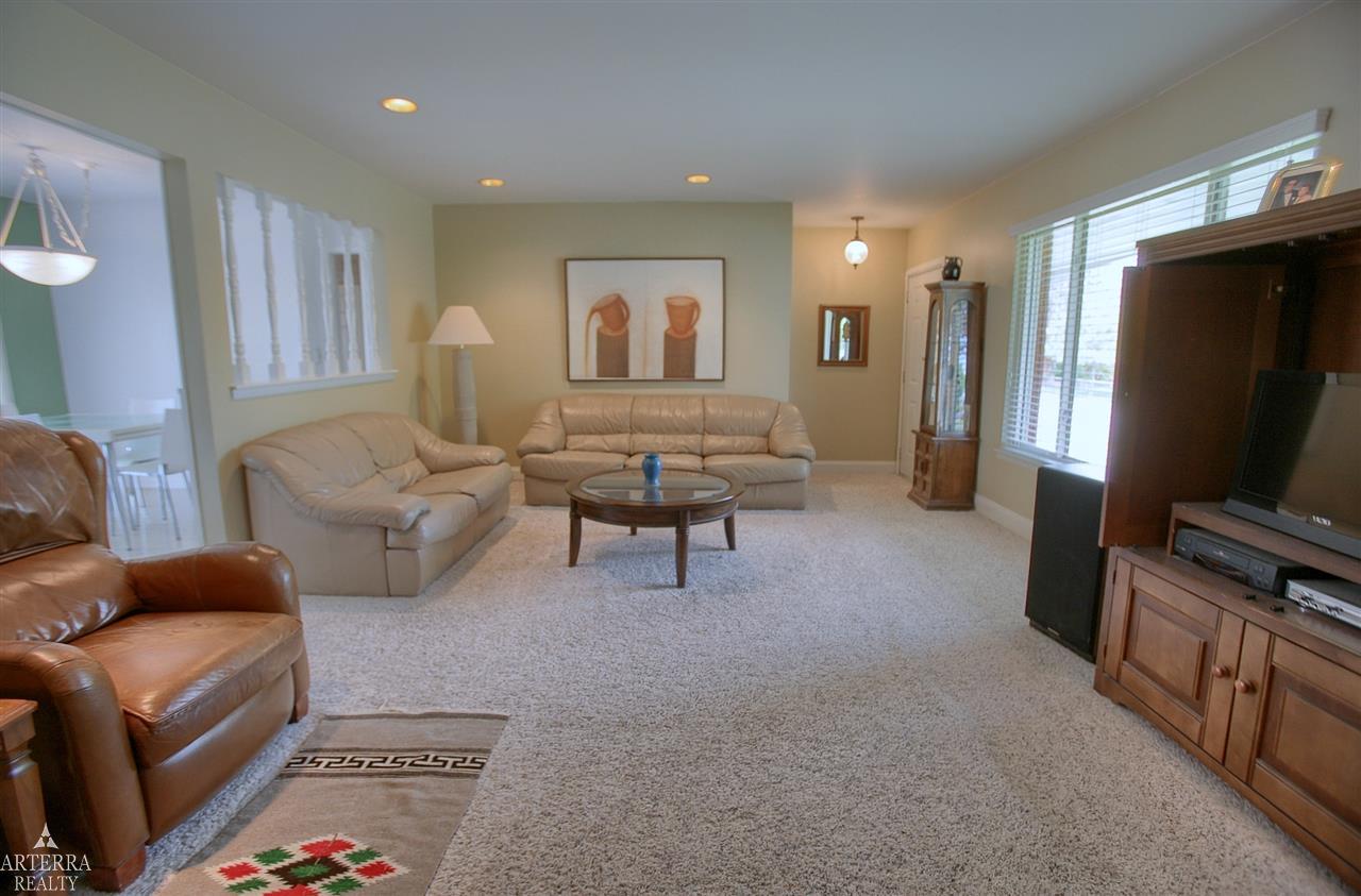 2479 Milverton Road Troy, MI 48083 - Photo 4 of 32 31319619-3.JPG