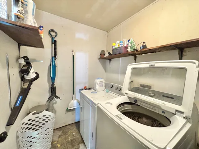 a view of utility room