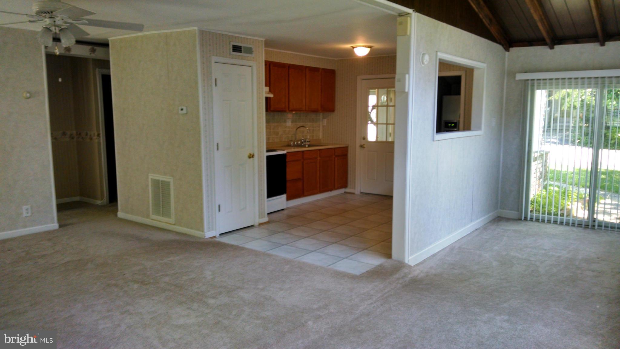 3 Russell Road Cabin John, MD 20818 - Photo 6 of 14 Living Room