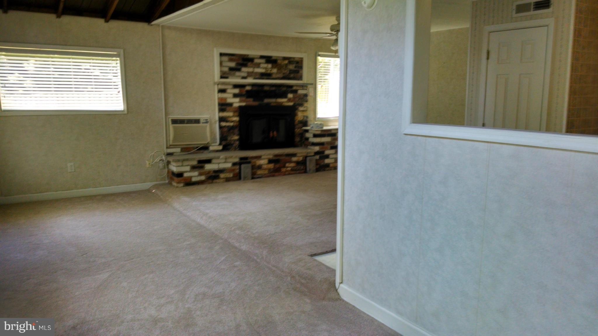 3 Russell Road Cabin John, MD 20818 - Photo 8 of 14 Living Room