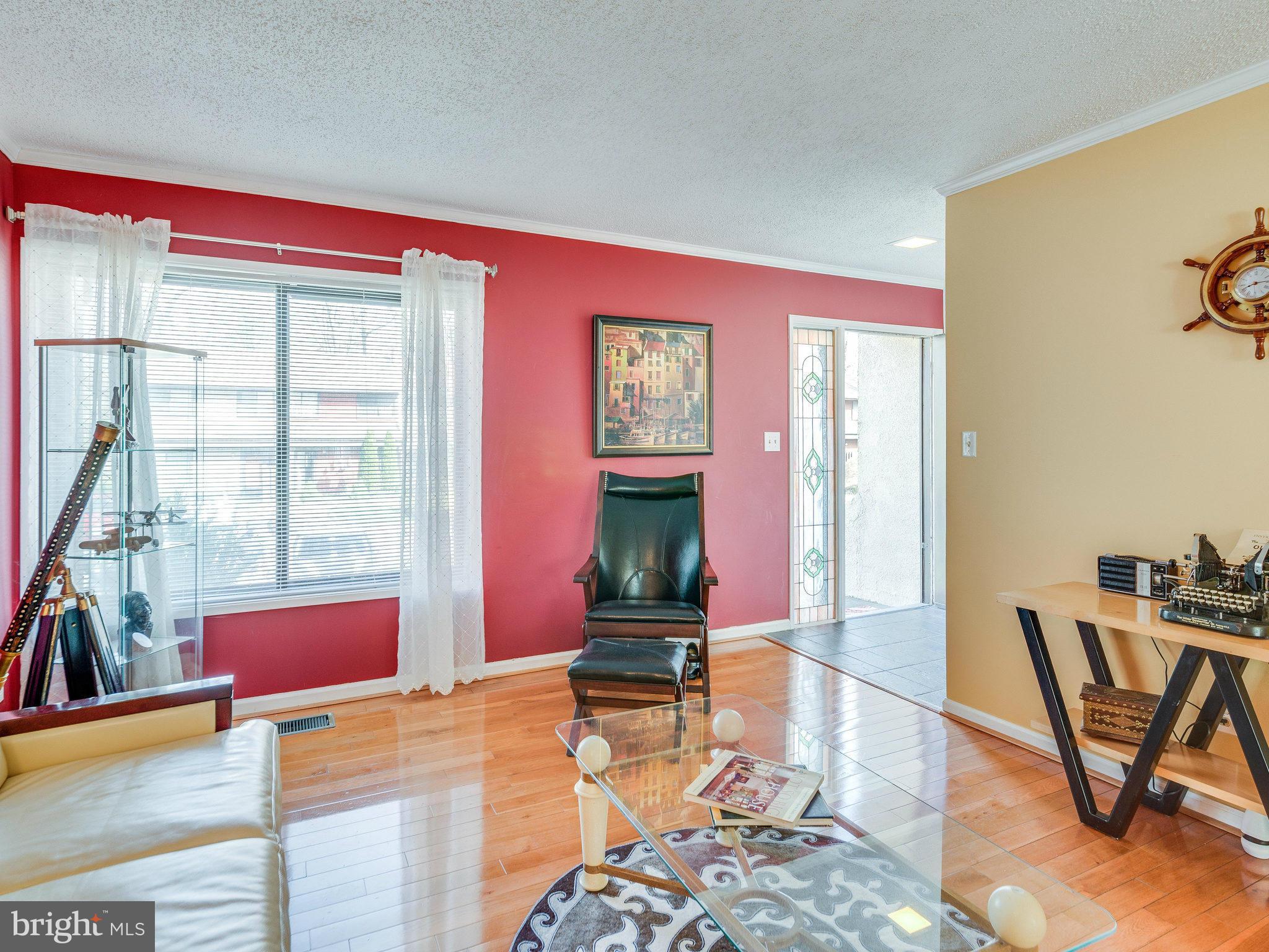2255 Coppersmith Square Reston, VA 20191 - Photo 2 of 30 Living Room