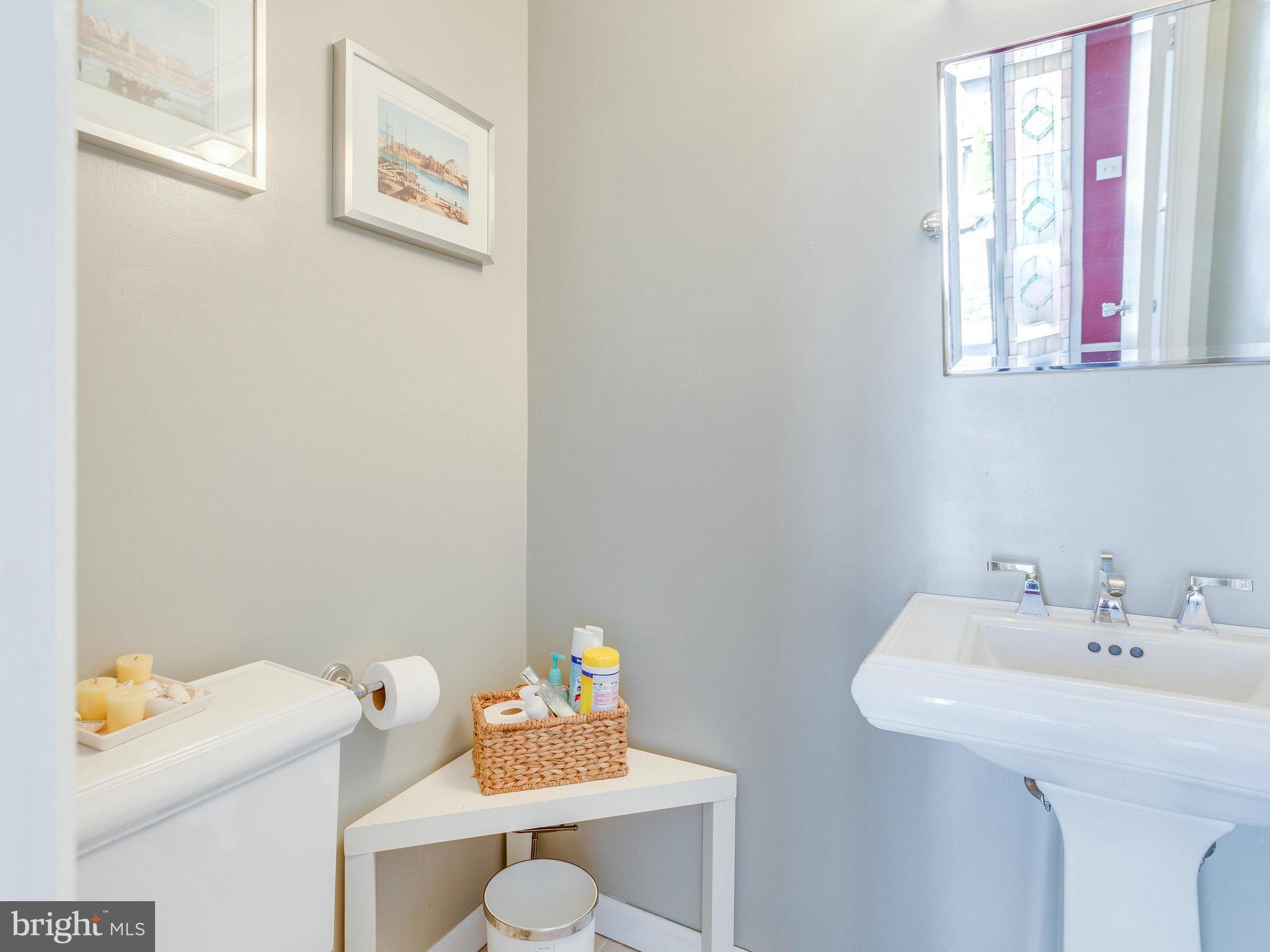 2255 Coppersmith Square Reston, VA 20191 - Photo 14 of 30 Bath