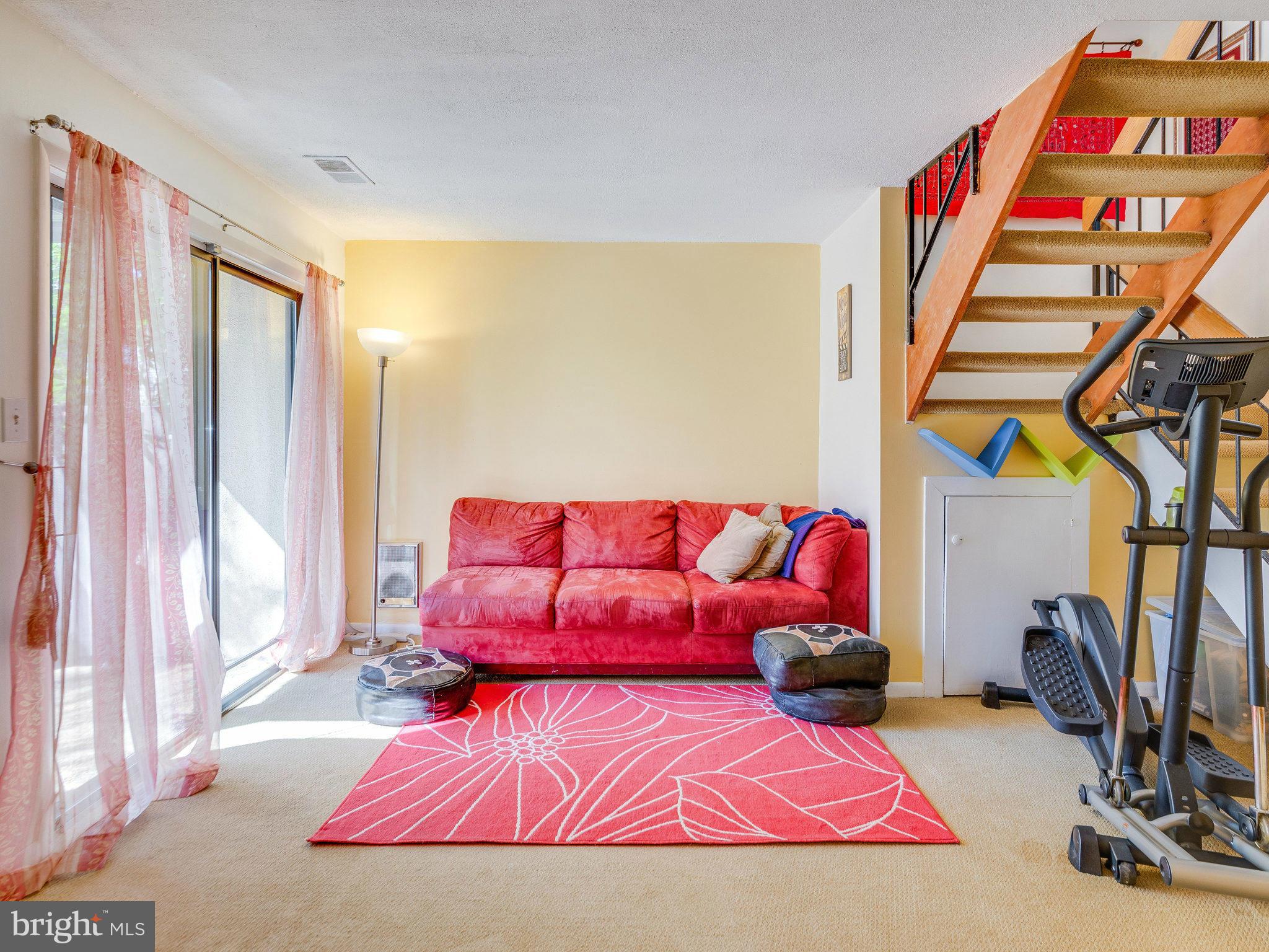2255 Coppersmith Square Reston, VA 20191 - Photo 23 of 30 Family Room