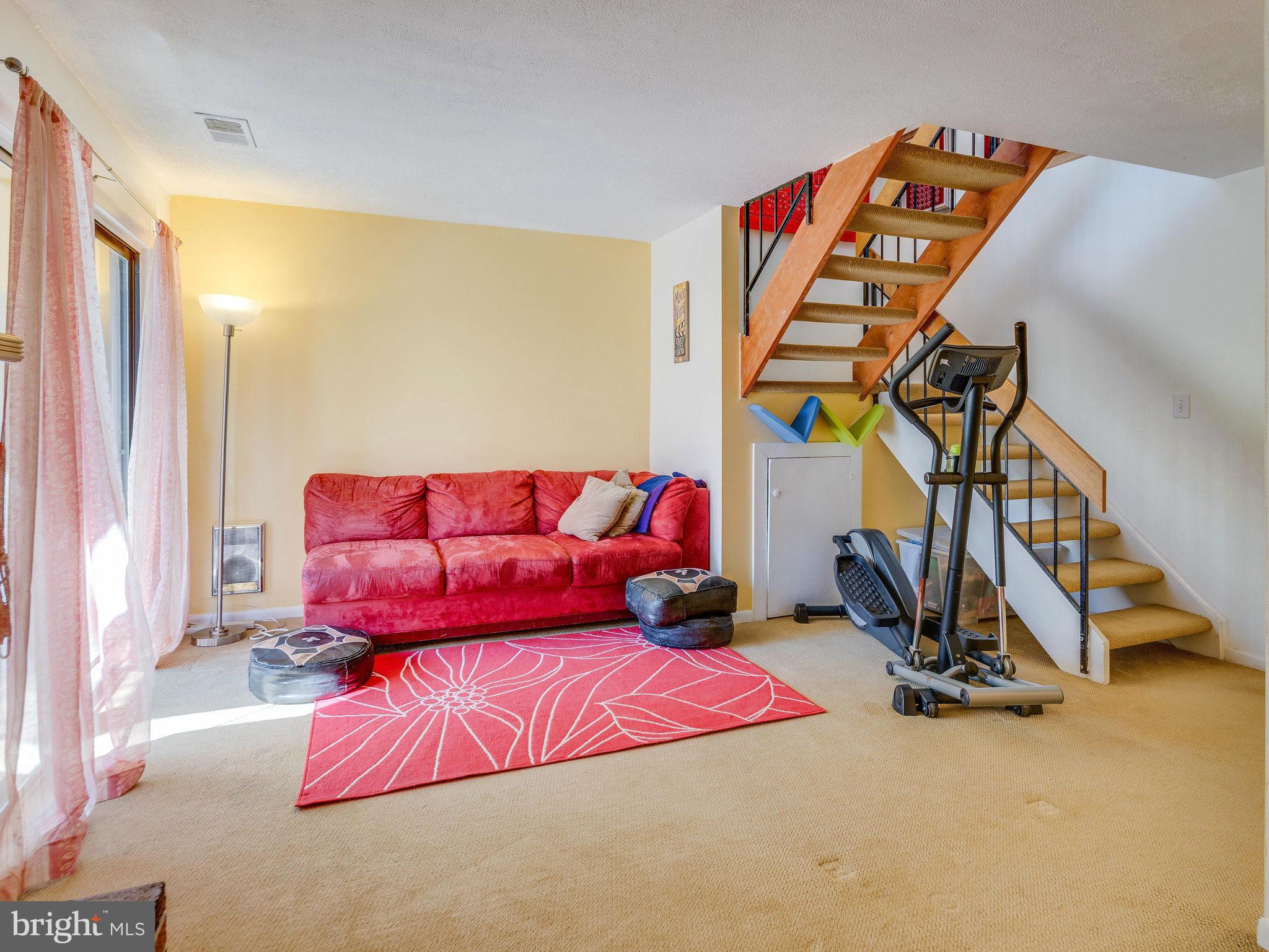 2255 Coppersmith Square Reston, VA 20191 - Photo 24 of 30 Family Room