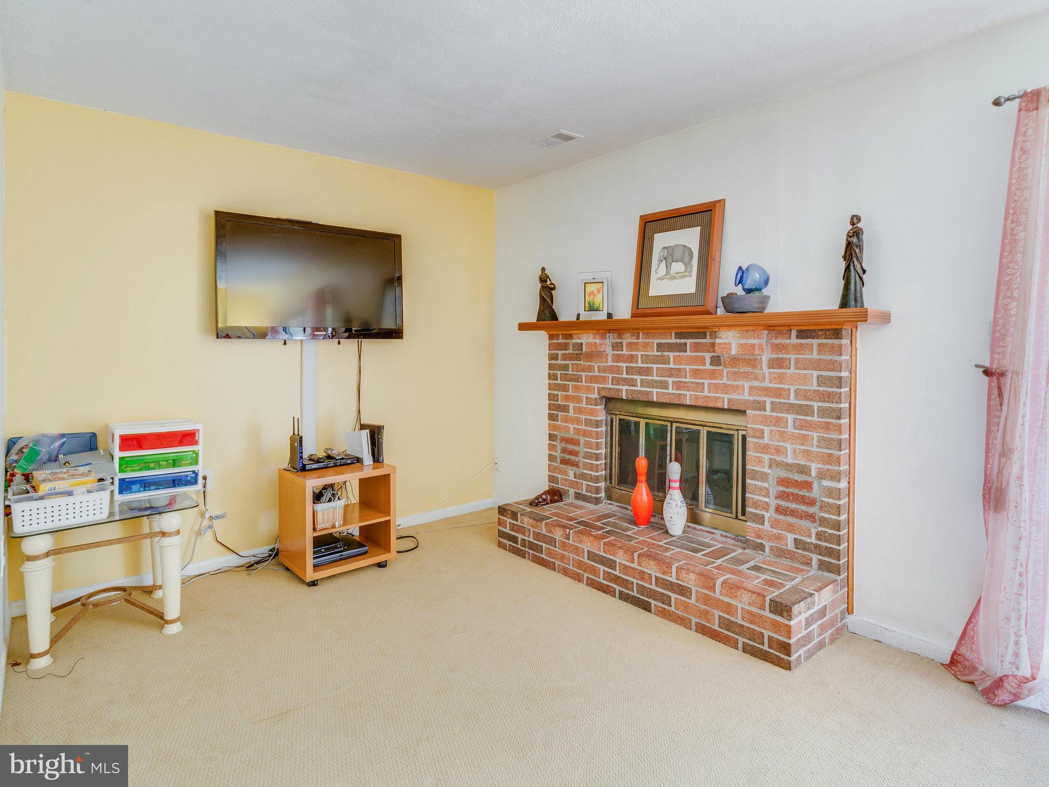 2255 Coppersmith Square Reston, VA 20191 - Photo 25 of 30 Family Room