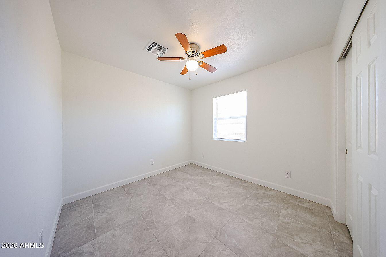 2810 East Roeser Road Phoenix, AZ 85040 - Photo 9 of 18 12