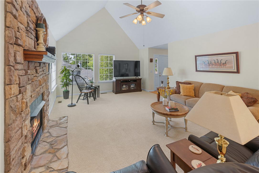 305 Point Pl Drive Westminster, SC 29693 - Photo 7 of 36