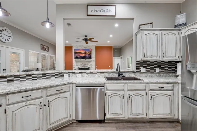 $329,900 | 4210 Sleepy Hollow, Reno, TX 75462