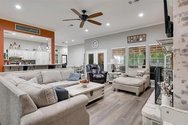 $329,900 | 4210 Sleepy Hollow, Reno, TX 75462