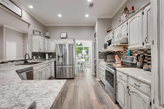 $329,900 | 4210 Sleepy Hollow, Reno, TX 75462