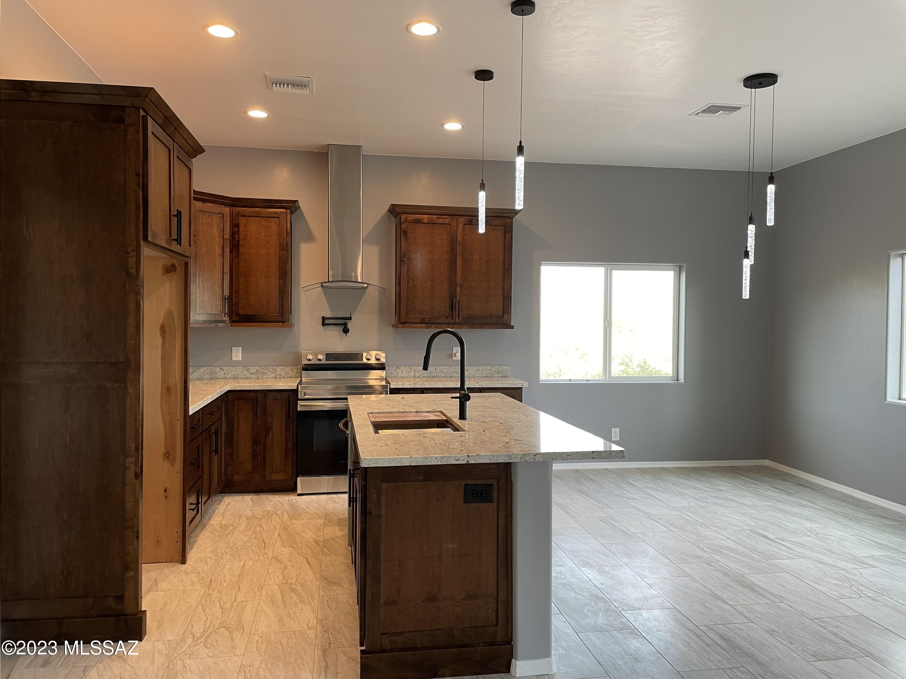 597 Felicia Court Rio Rico, AZ 85648 - Photo 5 of 23