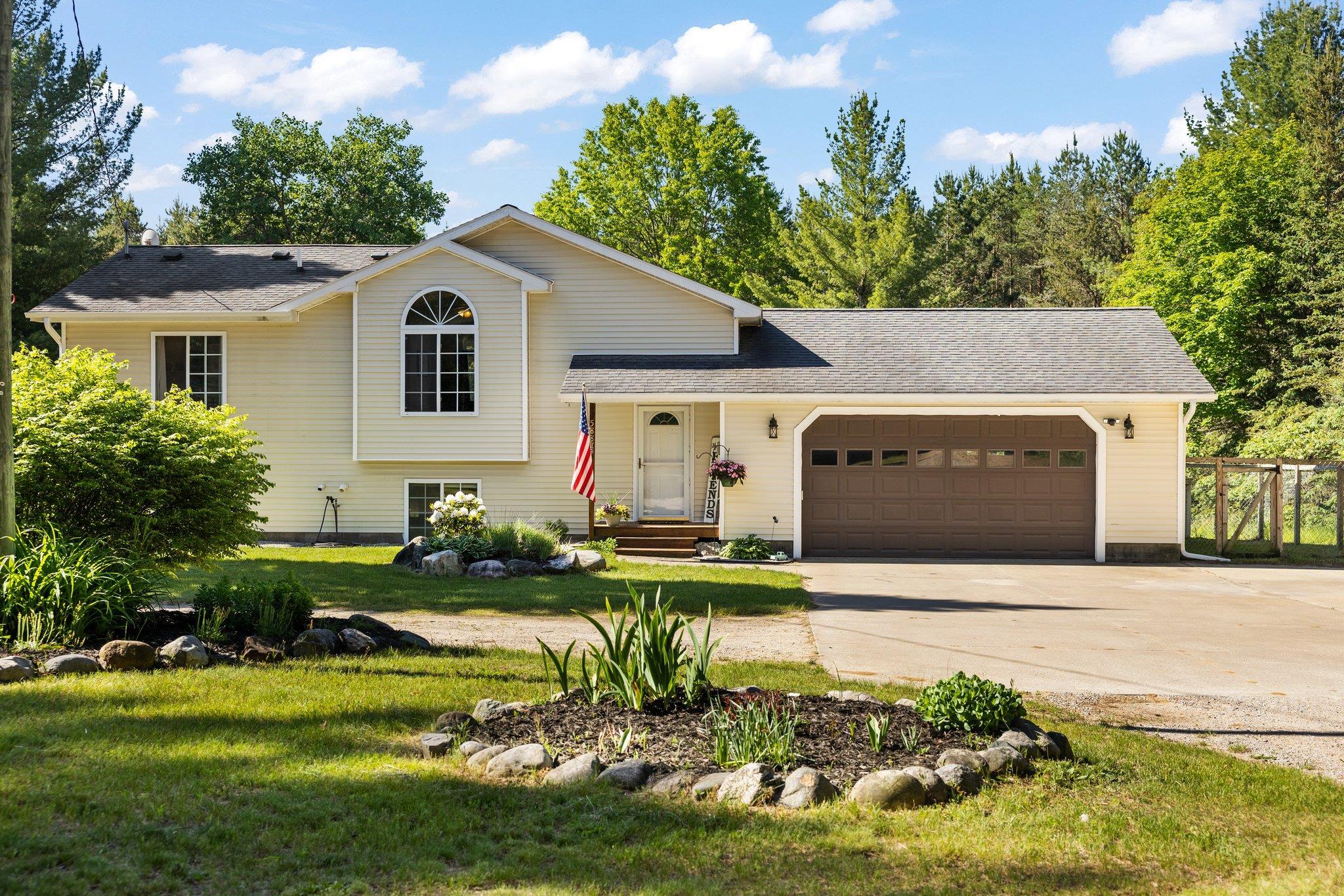 5887 Lund Road Southwest Fife Lake, MI 49633 - Photo 4 of 84 1924579-F0E837FC-92BC-4381-A7E7-1CE9FB52FB95.JPG