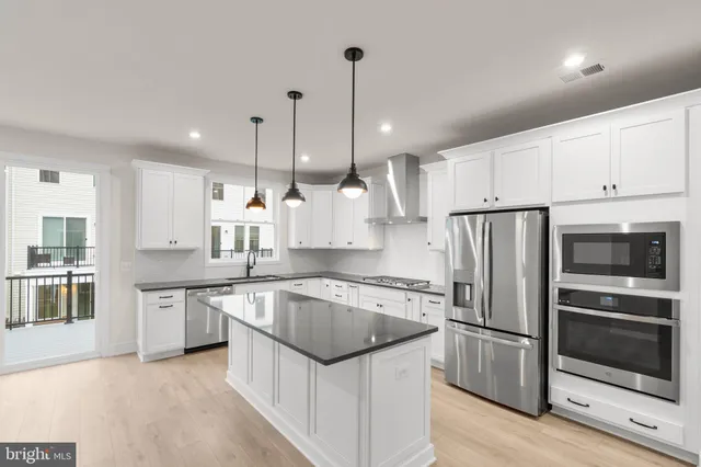 $907,065 | 23019 Blue Eagle Terrace, Ashburn, VA 20148