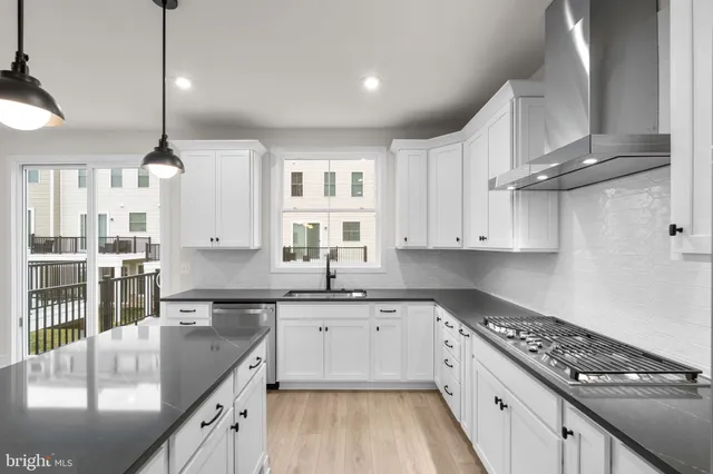 $907,065 | 23019 Blue Eagle Terrace, Ashburn, VA 20148