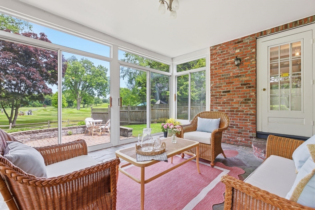 127 Larchmont Road Melrose, MA 02176 - Photo 19 of 42