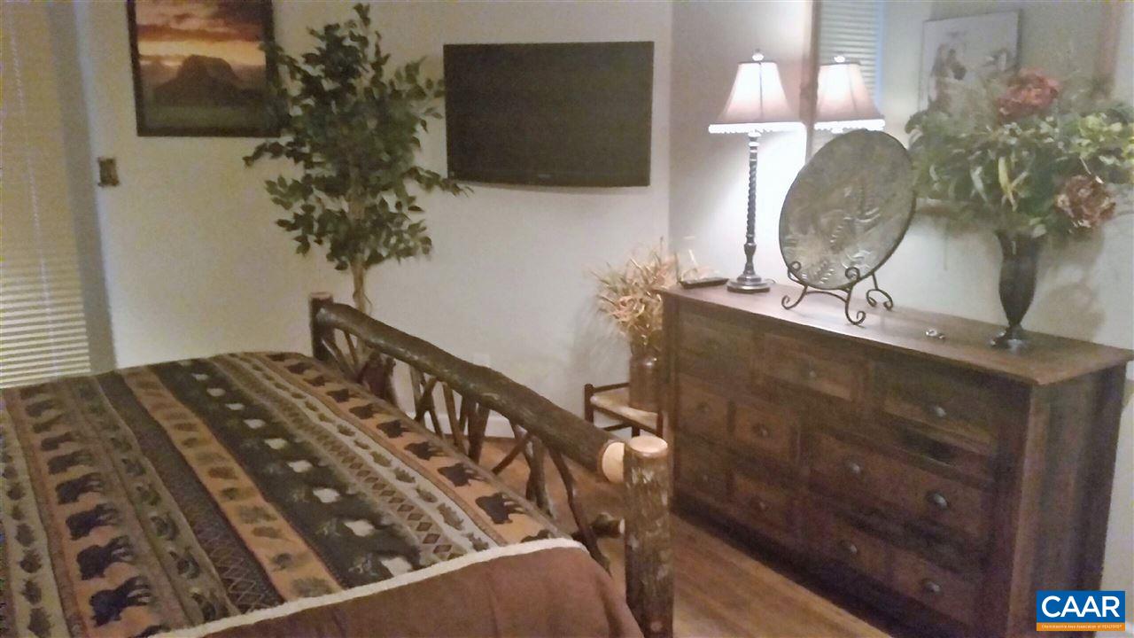 1809 High Ridge Court, Unit 1809 Wintergreen, VA 22967 - Photo 14 of 41 Gallery Image 14