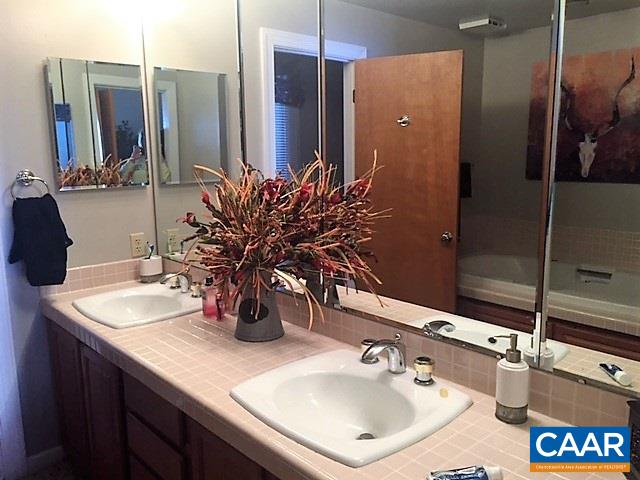 1809 High Ridge Court, Unit 1809 Wintergreen, VA 22967 - Photo 32 of 41 Gallery Image 32