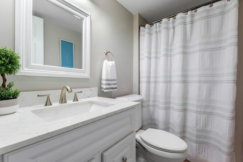 509 Dotterel Road, Unit 23C Delray Beach, FL 33444 - Photo 11 of 15 12_509DotterelRd_Apt23C_8_Bathroom_FlexM