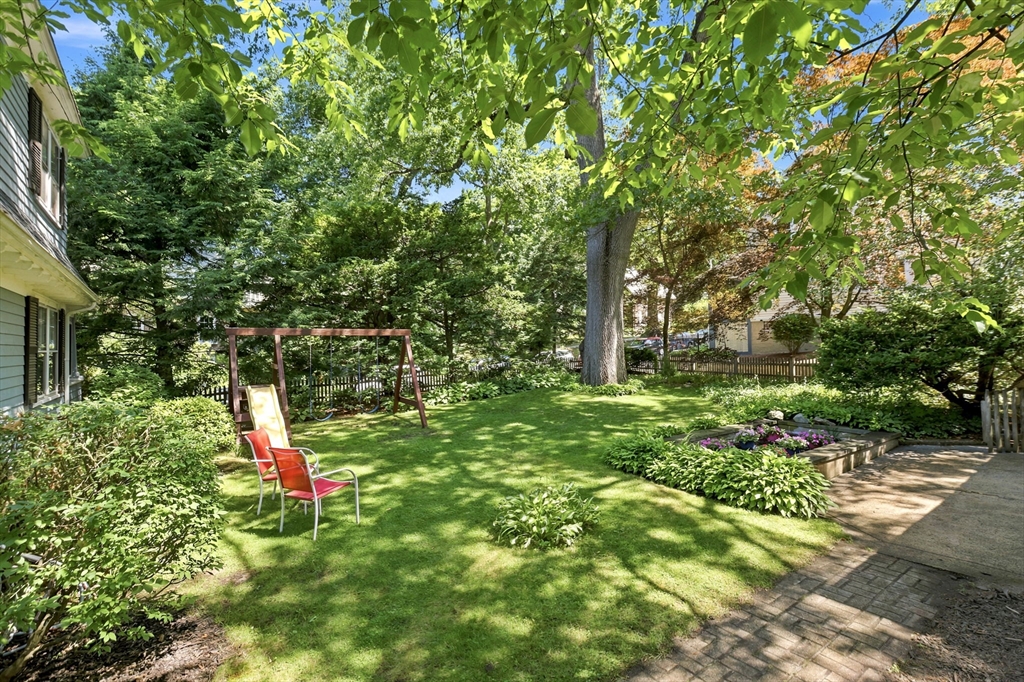 43 Southbourne Road Boston, MA 02130 - Photo 4 of 41