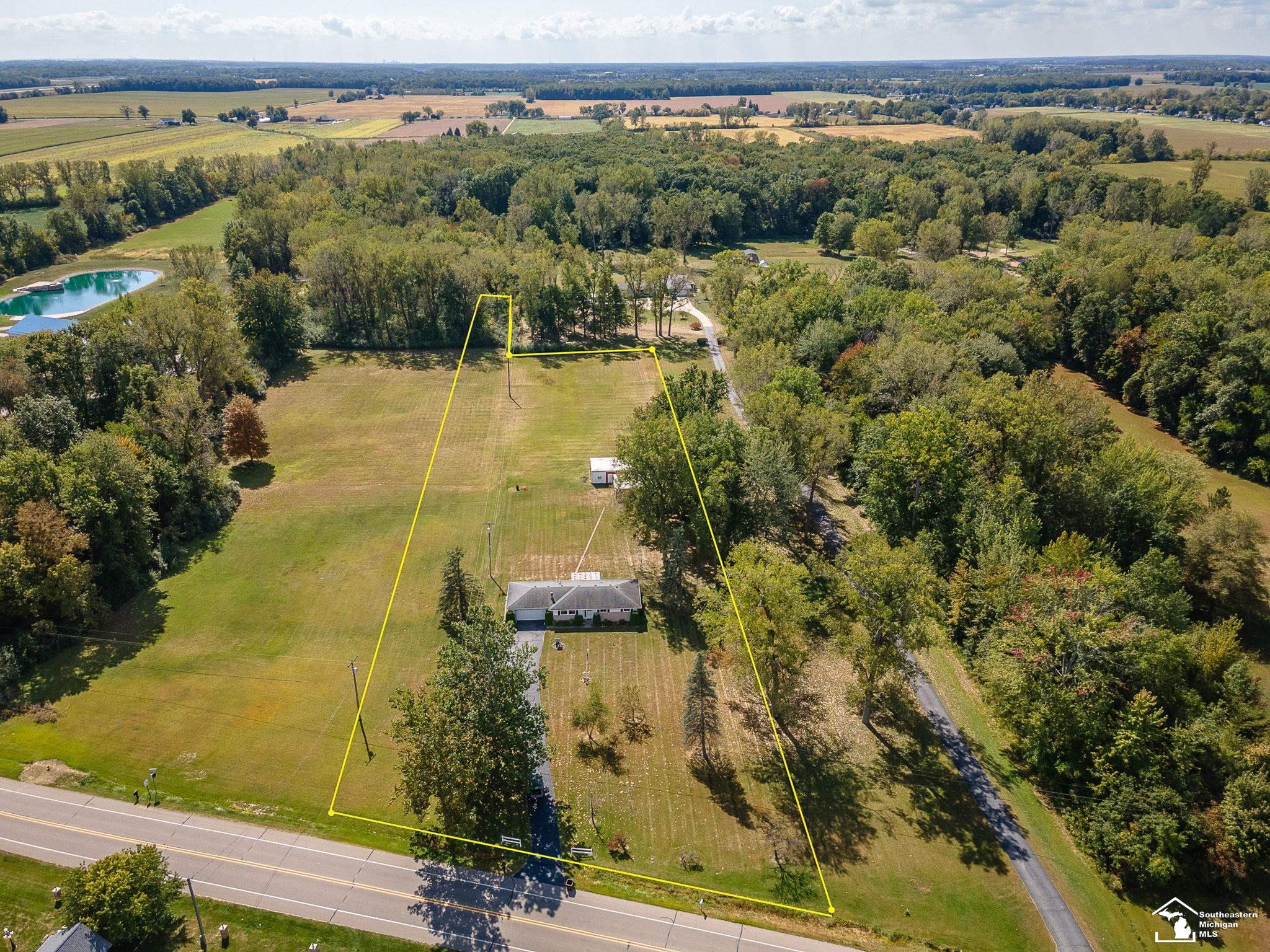 3563 Blue Bush Road Monroe, MI 48162 - Photo 41 of 53 50156006-b5a980c1-953a-4ad8-9aef-a0bd0be98081.JPG