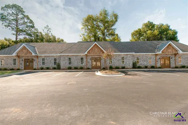 $2,478 | 426 General Courtney Hodges Boulevard, Perry, GA 31069